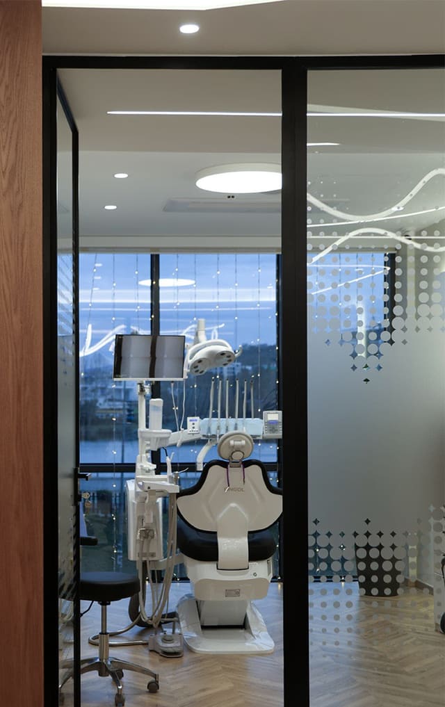 Dentalmed treatment room in Tirana